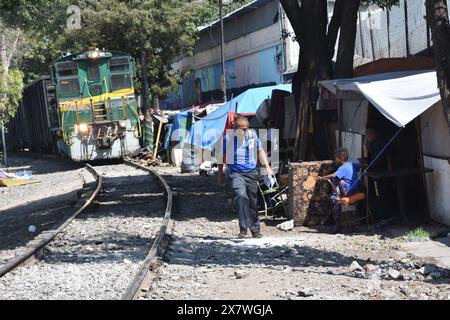 Un accampamento di migranti nel quartiere MISTERIOS a città del Messico Foto Stock