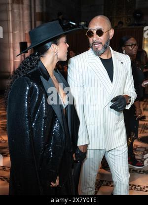 Alicia Keys, vestita da Dolce & Gabbana e Swizz Beatz, partecipa al Gala annuale della Gordon Parks Foundation 2024 al Cipriani 42nd Street di New York il 21 maggio 2024 Foto Stock