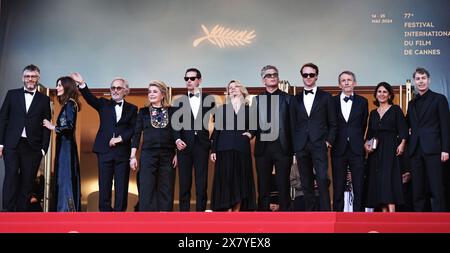 Cannes, Francia. 21 maggio 2024. I membri del cast arrivano prima della proiezione del film "Marcello mio" alla 77a edizione del Festival di Cannes a Cannes, Francia meridionale, il 21 maggio 2024. Crediti: Gao Jing/Xinhua/Alamy Live News Foto Stock