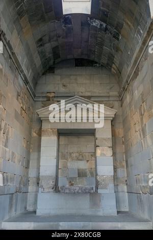 Tempio DI GARNI: Sito archeologico di Garni in Armenia, gennaio 2024 III., interno del tempio di Garni, altare (dedicato a Mitra o Mehr). Foto Stock