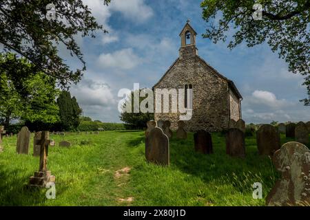 Buncton Chapel (detta anche All Saints Church), una piccola cappella normanna classificata di grado 1 nel West Sussex, Inghilterra Foto Stock