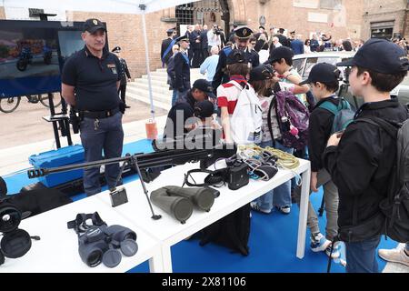 Bologna, Italia. 22 marzo 2024. Bologna, Italia - Cronaca - 22 maggio 2024 - 172mo anniversario fondazione corpo dellaPolizia di Stato con ministro degli interni Matteo Piantedosi - - (foto Michele Nucci/LaPresse) News - Bologna, Italia - 22 maggio, 2024 - 172° anniversario della fondazione della polizia di Stato con il Ministro dell'interno Matteo Piantedosi - (foto Michele Nucci/LaPresse) crediti: LaPresse/Alamy Live News Foto Stock