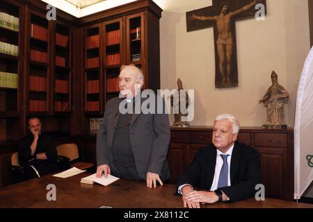 Bologna, Italia - Cronaca - 22 maggio 2024 - Conferenza stampa su «una nuova luce per la Basilica di Santo Stefano», nuovo impianto di riscaldamento, più efficiente e sostenibile. Con monsignorGianluigi Nuvoli, legale rappresentante dell'ente Basilica di Santo Stefano, frate Francesco Mazzon economo della Basilica di Santo Stefano, Gian Luca Galletti, presidente Emil Banca. - (Foto Michele Nucci/LaPresse) News - Bologna, Italia - 22 maggio 2024 - Bologna - Conferenza stampa su «Una nuova luce per la Basilica di Santo Stefano» - (foto Michele Nucci/LaPresse) Foto Stock