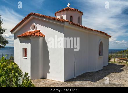 Cappella all'esterno del Monastero di San Nicola Galataki (Monastero di Galataki), abbazia femminile nel massiccio del Monte Kantili, vicino a Limni, isola di Evia, Grecia Foto Stock