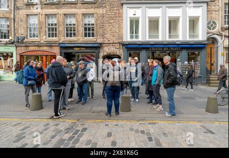 Edinburgh Street Scene - tour guidato a piedi di Edimburgo, Scozia, Regno Unito. Foto Stock