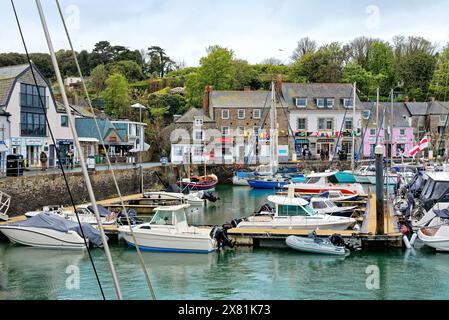 Il colorato porto di Padstow, North Cornwall, Inghilterra, Regno Unito Foto Stock