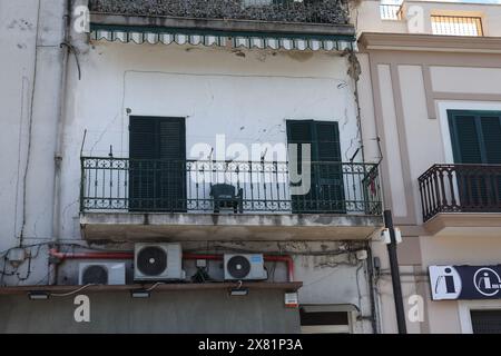 Napoli Pozzuoli, Italia. 22 maggio 2024. Pozzuoli (Napoli) - bradicardia nei campi Flegrei. Danni causati da terremoti agli edifici solo uso editoriale credito: Agenzia fotografica indipendente/Alamy Live News Foto Stock