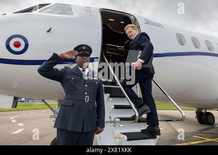 Il segretario alla difesa Grant Shapps in visita alla BAE Systems a Glasgow, in riunione con personale e apprendisti, osservando i significativi progressi nella produzione di navi da guerra. Foto Stock