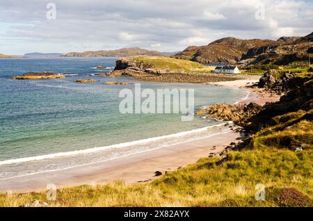 Clashnessie Bay, Stoer, Assynt, Sutherland, Scottish Highlands, sulla rotta North Coast 500, in una tranquilla giornata di fine estate. Foto Stock