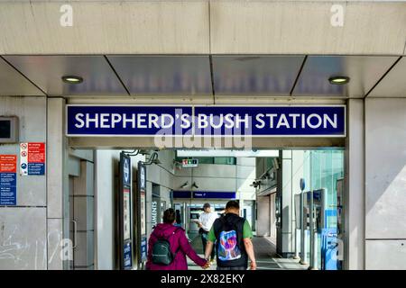 Shepherd’s Bush Underground Station, Borough Hammersmith & Fulham, Londra, Inghilterra, Regno Unito Foto Stock