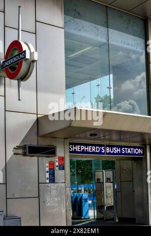 Shepherd’s Bush Underground Station, Borough Hammersmith & Fulham, Londra, Inghilterra, Regno Unito Foto Stock