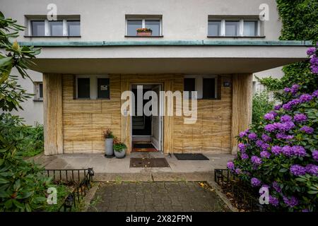 Jablonec nad Nisou, Repubblica Ceca. 22 maggio 2024. La città di Jablonec nad Nisou ha aperto al pubblico la villa funzionalista di Kantor e ha presentato tutte le proposte architettoniche per il suo restauro, a Jablonec nad Nisou, Repubblica Ceca, 22 maggio 2024. Il dottore di Jablonec, Alfred Kantor, fece progettare la sua villa di famiglia dall'architetto Heinrich Kulka, allievo e collega di lunga data dell'architetto di fama internazionale Adolf Loos. Crediti: Radek Petrasek/CTK Photo/Alamy Live News Foto Stock