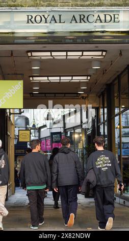 Cardiff, Galles, ottobre 29 2023: Delle sei arcate vittoriane ed edoardiane a Cardiff, la Duke Street Arcade va da Duke Street a High Street Foto Stock