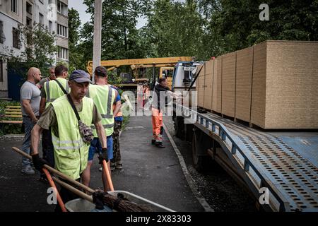 Charkiv, Ucraina. 22 maggio 2024. Nicolas Cleuet/le Pictorium - Charkiv - attentato con bombe al quartiere residenziale di Oleksyvka - 22/05/2024 - Ucraina/kharkiv oblast/Kharkiv - Kharkiv - attacco con bombe al quartiere residenziale di Oleksyvka crediti: LE PICTORIUM/Alamy Live News Foto Stock