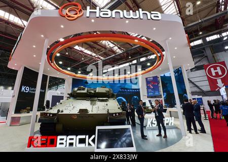 Bucarest, Romania. 22 maggio 2024: Hanwha Q CELLS stand alla Black Sea Defense, Aerospace and Security International Exhibition 2024 (BSDA), al ROMAERO. Crediti: Lucian Alecu/Alamy Live News Foto Stock