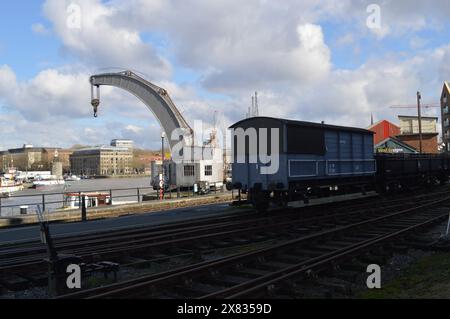 La Fairbairn Steam Crane e un GWR Toad Brakevan della Bristol Harbour Railway. 26 febbraio 2024. Foto Stock