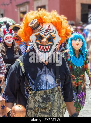 Costumi per la celebrazione di San Pascual Baylon a San Miguel de Allende nello stato di Guanajuato, Messico. Foto Stock