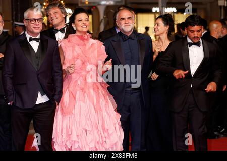 Fabio Assuncao, Nataly Rocha, Karim Ainouz und Iago Xavier bei der Premiere des Kinofilms Motel destino auf dem Festival de Cannes 2024 / 77. Internationale Filmfestspiele von Cannes im Palais des Festivals. Cannes, 22.05.2024 *** Fabio Assuncao, Nataly Rocha, Karim Ainouz e Iago Xavier alla prima del lungometraggio Motel destino al Festival di Cannes 2024 77 Festival Internazionale di Cannes al Palais des Festivals di Cannes, 22 05 2024 foto:xD.xBedrosianx/xFuturexImagex destino 4515 Foto Stock