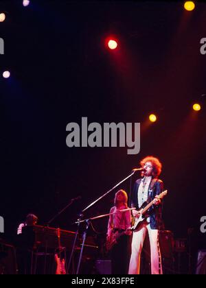 Bob Dylan si esibisce in un Civic Center tutto esaurito durante il suo primo concerto nel suo stato d'origine il 31 ottobre 1978 a St. Paul, Minnesota da quando è partito per New York City nei primi anni '1960 Foto Stock