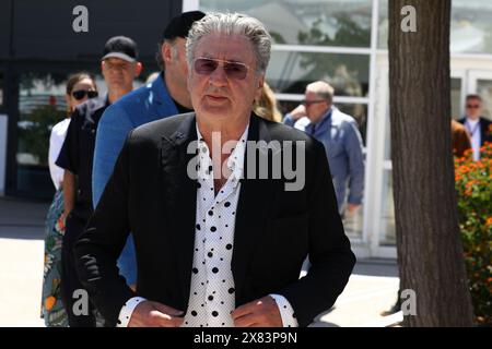 22 maggio 2024, Cannes, Costa azzurra, Francia: DANIEL AUTEUIL arriva per la photocall "le Fil" al 77° Festival annuale di Cannes al Palais des Festivals di Cannes, Francia (Credit Image: © Mickael Chavet/ZUMA Press Wire) SOLO PER USO EDITORIALE! Non per USO commerciale! Foto Stock