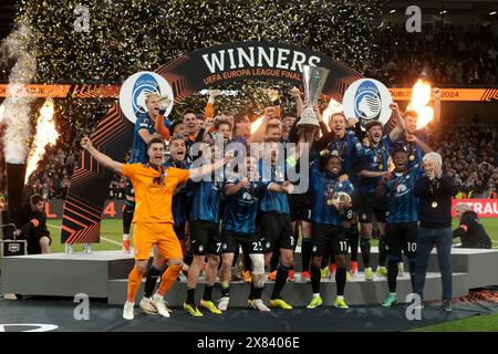 Dublino, Irlande. 22 maggio 2024. Il capitano dell'Atalanta Berat Gjimshiti e i compagni di squadra celebrano durante la cerimonia del trofeo dopo la finale di UEFA Europa League tra Atalanta BC e Bayer Leverkusen il 22 maggio 2024 allo stadio Aviva di Dublino, Irlanda - foto Jean Catuffe/DPPI credito: DPPI Media/Alamy Live News Foto Stock