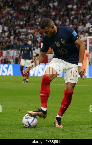 Doha, Qatar. decimo. Dicembre 2022. Kilian Mbappe durante la partita tra Francia e Inghilterra, quarti di finale, Coppa del mondo FIFA Qatar 2022. Foto Stock