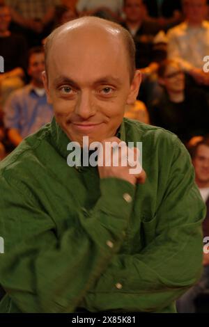 Autogrammkarte zur Comedy Quizshow 'Genial daneben', Bernhard Hoecker, Deutschland 2004. Foto Stock