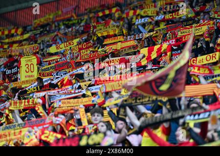 Lens, Francia. 19 maggio 2024. Tifosi e tifosi di Lens nella foto durante la partita 34 della Ligue 1 Uber Eats nella stagione 2023-2024 tra Racing Club de Lens e Montpellier Herault Sport Club il 19 maggio 2024 a Lens, Francia. (Foto di David Catry/Sportpix ) credito: Sportpix/Alamy Live News Foto Stock