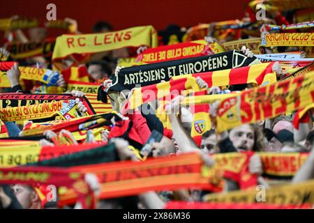 Lens, Francia. 19 maggio 2024. Tifosi e tifosi di Lens nella foto durante la partita 34 della Ligue 1 Uber Eats nella stagione 2023-2024 tra Racing Club de Lens e Montpellier Herault Sport Club il 19 maggio 2024 a Lens, Francia. (Foto di David Catry/Sportpix ) credito: Sportpix/Alamy Live News Foto Stock