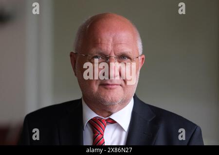 Naumburg, Germania. 23 maggio 2024. Uwe Wegehaupt, ex presidente della Corte regionale superiore di Naumburg. Indipendentemente da ciò, è presidente della Corte costituzionale di Sassonia-Anhalt. Crediti: Sebastian Willnow/dpa/Alamy Live News Foto Stock