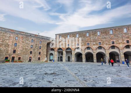 Savona, Liturgia, Italia. La Fortezza di Priamar. Cortile interno. Foto Stock