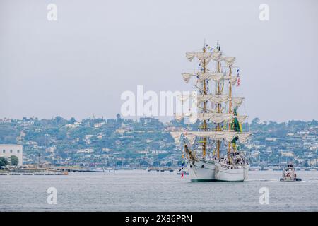 San Diego, Stati Uniti. 16 maggio 2024. La nave da addestramento ARM Cuauhtémoc Sail è ora ormeggiata presso il molo B Street e aperta ai tour. La nave alta è una replica corretta del periodo costruita nel 1982 per la Marina messicana. Dalla sua entrata in servizio, la nave ha visitato 228 porti in 73 paesi nella sua storia aiutando ad addestrare i marinai messicani e condividendo la buona volontà del popolo messicano, 16 maggio 2024, San Diego. **NESSUNA VENDITA A SAN DIEGO-SAN DIEGO OUT** credito: SIPA USA/Alamy Live News Foto Stock