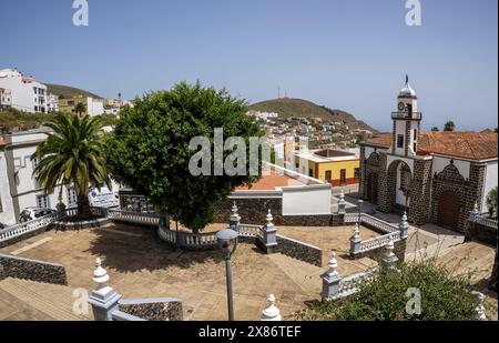 Valverde sull'isola Canaria di El Hierro. Piazza principale con la chiesa Nuestra Señora de la Conceptión. Foto Stock