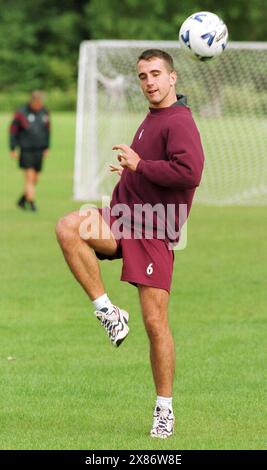 Paul Ritchie nella foto durante la sessione di allenamento Hearts a Pinkie, Musselburgh oggi ( venerdì 20/8/99) Foto Stock