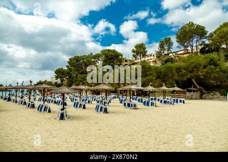 Breve visita spontanea a sud-est dell'isola delle Baleari di Maiorca presso la fortezza di es fonti vicino a Cala d'Or - Spagna Foto Stock