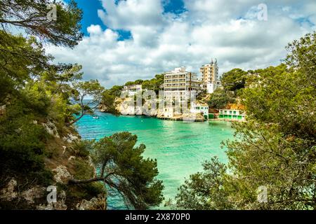 Breve visita spontanea a sud-est dell'isola delle Baleari di Maiorca presso la fortezza di es fonti vicino a Cala d'Or - Spagna Foto Stock