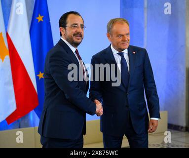 Varsavia, Polonia. 23 maggio 2024. Il presidente di Cipro Nikos Christodoulides (l) incontra il primo ministro polacco Donald Tusk (r) alla Cancelleria del primo ministro a Varsavia, Polonia, il 23 maggio 2024. Si tratta della prima visita ufficiale del presidente cipriota in Polonia. (Foto di Jaap Arriens/Sipa USA) credito: SIPA USA/Alamy Live News Foto Stock