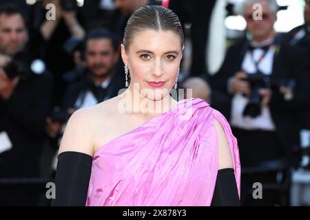 23 maggio 2024, Cannes, Costa azzurra, Francia: GRETA GERWIG cammina sul tappeto rosso prima della proiezione di "Beating Hearts" al 77° Festival annuale di Cannes al Palais des Festivals di Cannes, Francia (Credit Image: © Mickael Chavet/ZUMA Press Wire) SOLO USO EDITORIALE! Non per USO commerciale! Foto Stock