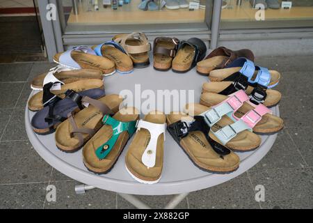 Birkenstock Schuhe, Laden, Schloßstraße, Steglitz, Berlino, Deutschland *** Birkenstock Shoes, Shop, Schloßstraße, Steglitz, Berlino, Germania Foto Stock