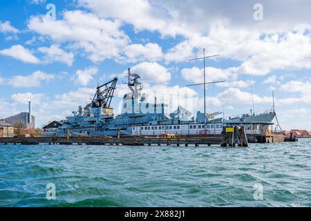 COPENAGHEN, DANIMARCA - 14 APRILE 2024: La nave da guerra HDMS Peder Skram, F352, era una fregata della classe Peder Skram della Royal Danish Navy, Foto Stock