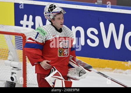 Praga, Repubblica Ceca. 23 maggio 2024. Repubblica Ceca contro Stati Uniti d'America partita dei quarti di finale del Campionato del mondo IIHF 2024, a Praga, Repubblica Ceca, il 23 maggio 2024. Portiere Lukas Dostal (CZE). Crediti: Vit Simanek/CTK Photo/Alamy Live News Foto Stock