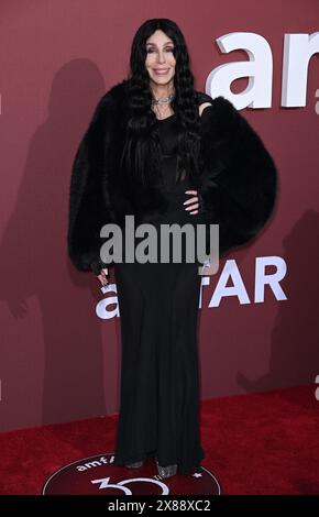 Cannes, Francia. 23 maggio 2024. Cher arriva al 2024 amfAR Gala Cannes, Hotel du Cap Eden Roc. Parte della 77a edizione del Festival di Cannes. Crediti: Doug Peters/EMPICS/Alamy Live News Foto Stock