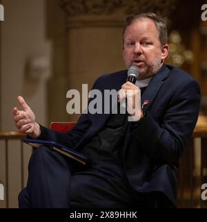 Pasadena, California, Stati Uniti. 23 maggio 2024. Il reverendo MIKE KINMAN, Rettore della Chiesa Espiscopale di tutti i Santi, Pasadena, partecipa ad una tavola rotonda sul "nazionalismo cristiano: la minaccia incombente della democrazia americana messa in atto dagli americani Uniti per la separazione tra Chiesa e Stato UA è un'organizzazione non-profit e non-partigiana che sostiene la separazione tra Chiesa e Stato per salvaguardare la libertà religiosa per tutti gli americani, i credenti e i non credenti allo stesso modo. (Credit Image: © Brian Cahn/ZUMA Press Wire) SOLO PER USO EDITORIALE! Non per USO commerciale! Foto Stock