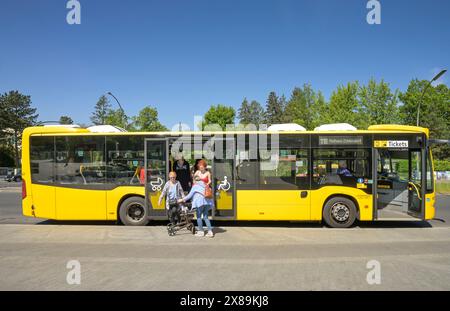 Bushaltestelle, Krumme Lanke, Zehlendorf, Bezirk Steglitz-Zehlendorf, Berlino, Germania Foto Stock