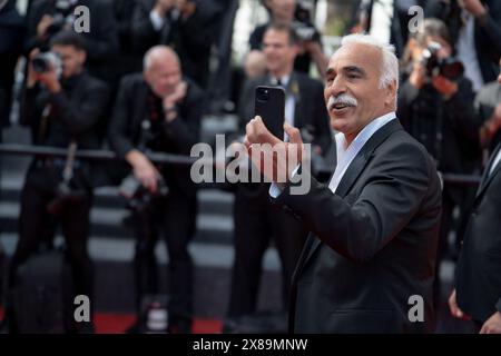 Cannes, Francia. 23 maggio 2024. Mansour Bahrami parteciperà al tappeto rosso ''l'Amour Ouf'' (battendo i cuori) al 77° Festival annuale di Cannes al Palais des Festivals di Cannes, Francia, il 23 maggio 2024. (Foto di Luca Carlino/NurPhoto) credito: NurPhoto SRL/Alamy Live News Foto Stock