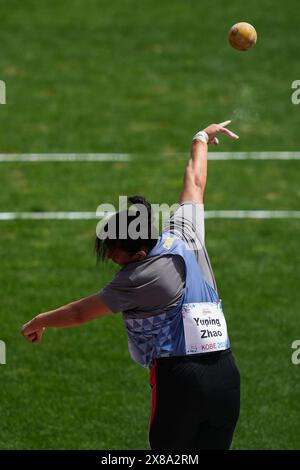 Kobe, Giappone. 24 maggio 2024. Zhao Yuping della Cina gareggia durante la finale Women's Shot Put F12 ai Campionati del mondo di atletica leggera di Kobe, Giappone, il 24 maggio 2024. Crediti: Zhang Xiaoyu/Xinhua/Alamy Live News Foto Stock