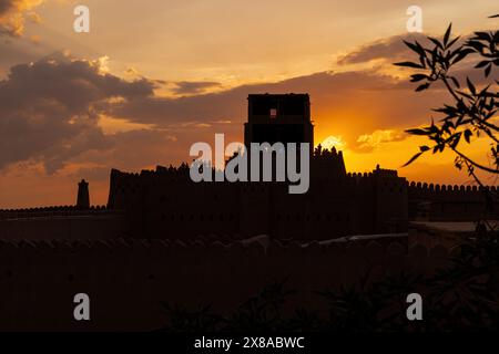 La torre di guardia dell'Arca Khuna, la fortezza e residenza dei governanti di Khiva, in Uzbekistan Foto Stock