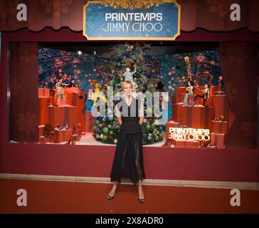 UMA THURMAN INAUGURATES THE CHRISTMAS WINDOWS FOR PRINTEMPS DEPARTMENT STORE FOR JIMMY CHOO Foto Stock