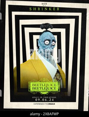 Beetlejuice Beetlejuice (2024) diretto da Tim Burton e interpretato da Bob nel ruolo di Shrinker in questo tanto atteso sequel dell'originale del 1988 su un fantasma reclutato per aiutare a perseguitare una casa. Poster di caratteri USA ***SOLO PER USO EDITORIALE***. Crediti: BFA / Warner Bros Foto Stock