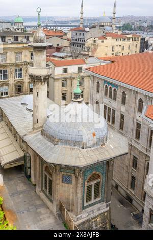 Vista aerea della Moschea Hobyar, della Moschea nuova e del Ponte Ataturk Foto Stock